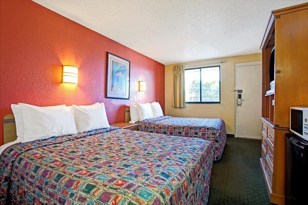 Rodeway Inn Fairgrounds-Casino Tampa Eksteriør billede
