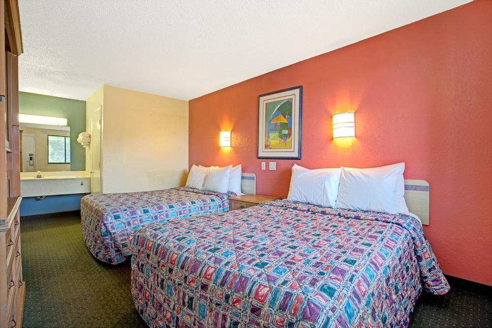 Rodeway Inn Fairgrounds-Casino Tampa Eksteriør billede