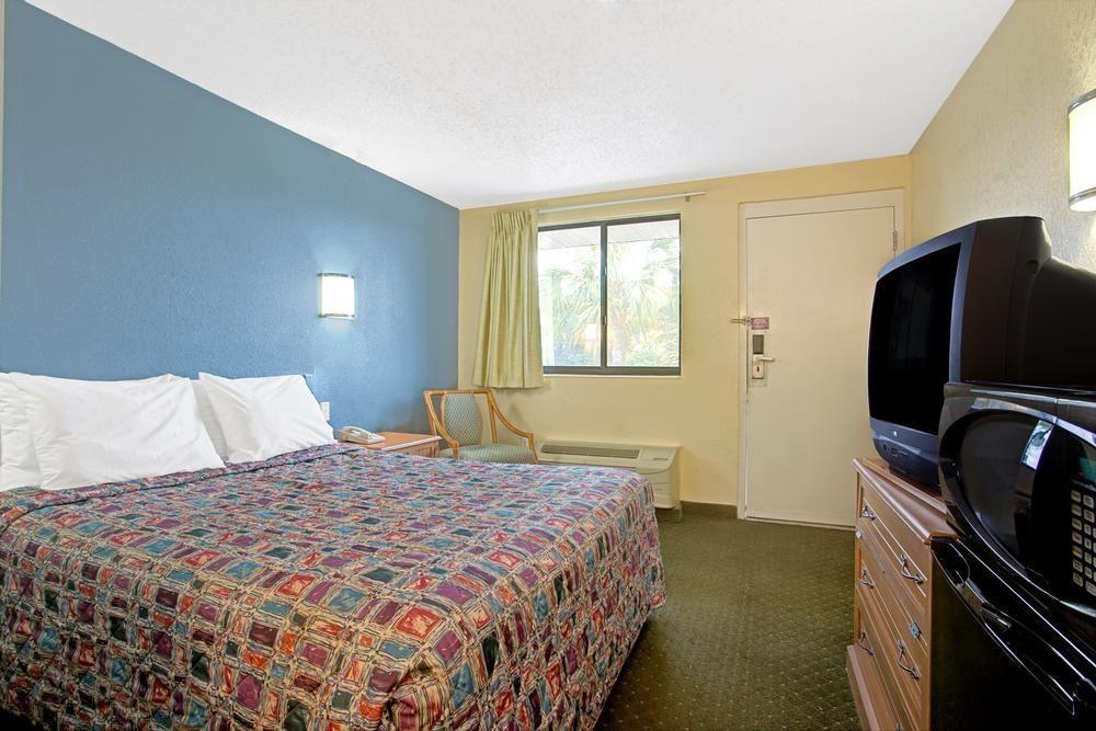 Rodeway Inn Fairgrounds-Casino Tampa Eksteriør billede