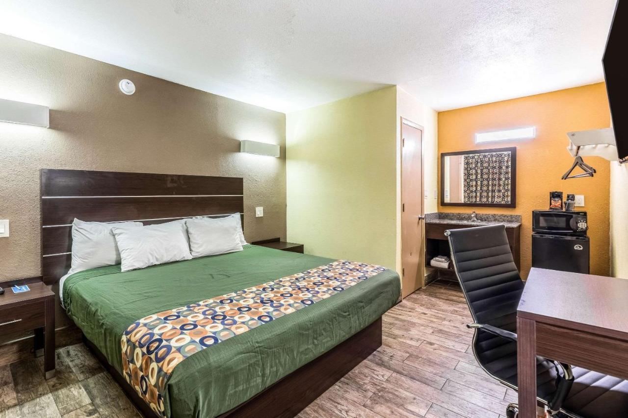 Rodeway Inn Fairgrounds-Casino Tampa Eksteriør billede